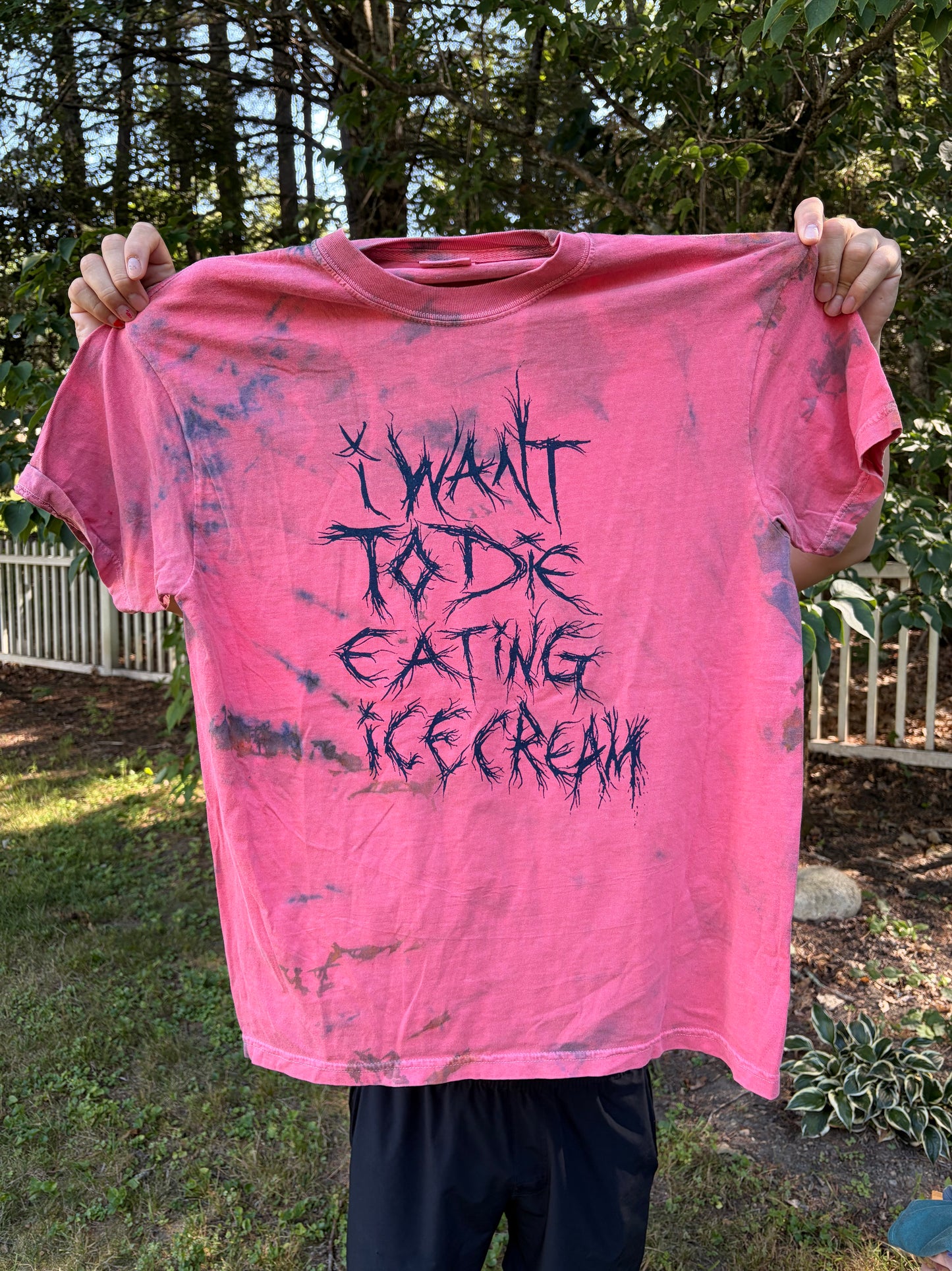 Large "I want to die eating ice cream" T-Shirt