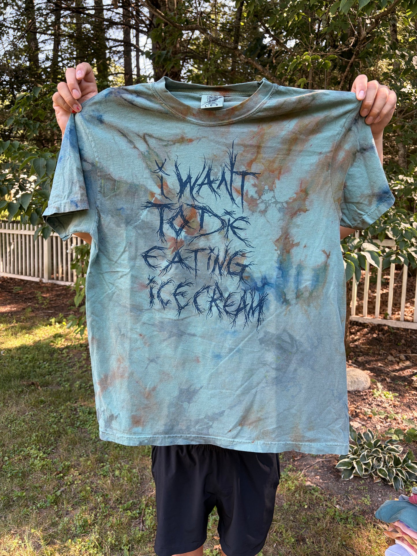 Large "I want to die eating ice cream" T-Shirt